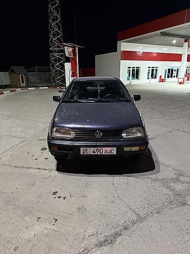 Volkswagen Golf: 1993 г., 1.6 л, Механика, Бензин, Хэтчбэк