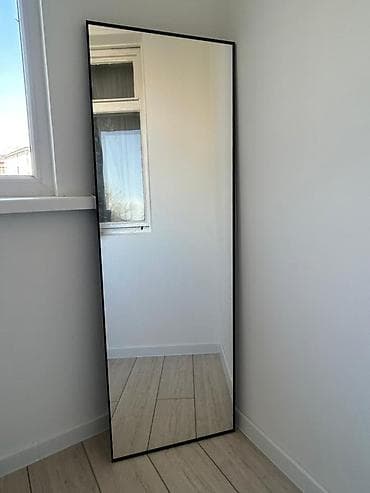 study lamp: Напольное зеркало в полный рост с тонкой чёрной рамкой. - Формат — 2