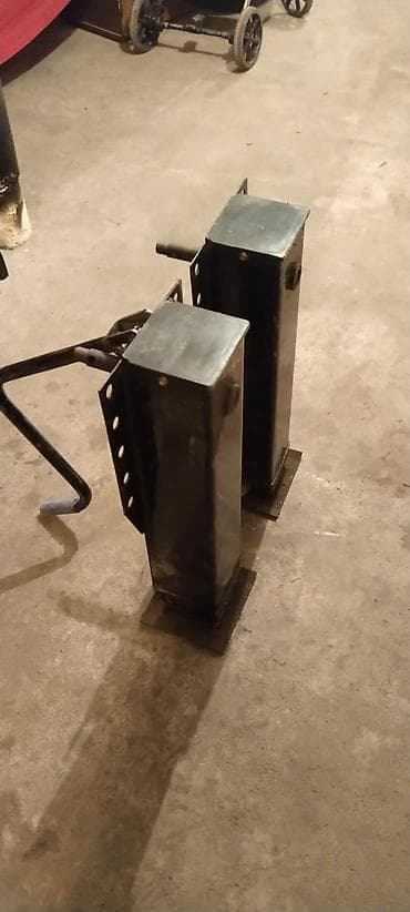 Ручные домкраты-опоры-подьемники для прицепа/полуприцепа/автодома