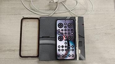 Nothing, Phone 2, Б/у, 256 ГБ, цвет - Черный, 2 SIM