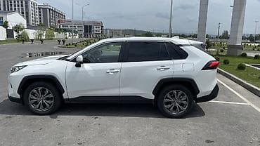 Toyota: Toyota RAV4: 2024 г., 2 л, Бензин, Кроссовер — 5