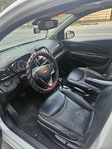 leksus gs: Chevrolet Spark: 2015 г., 1 л, Автомат, Бензин, Хэтчбэк — 9