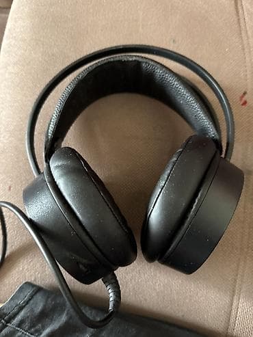 провод для наушников akg: Проводные накладные наушники, полноразмерные, черного цвета. - — 1