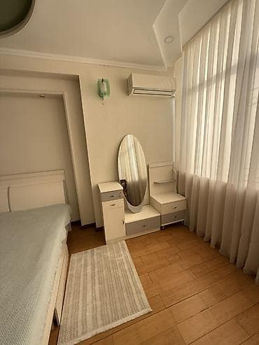 Спальный гарнитур в современном стиле, цвет — белый с серыми