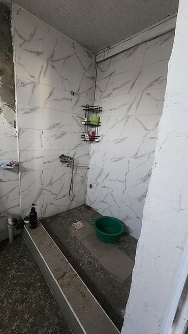 продаю 3 комн квартиру: Продаётся двухэтажный кирпичный дом. Основные характеристики: - — 5