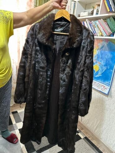 женский кошелек с отделением для телефона: Длинная женская шуба из натурального меха норки, темно-шоколадный — 3