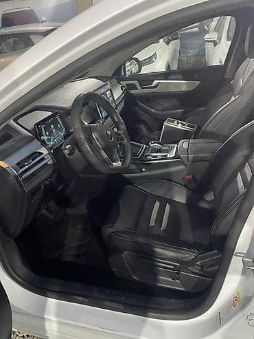 BYD: BYD Qin: 2020 г., Электромобиль, Седан — 4