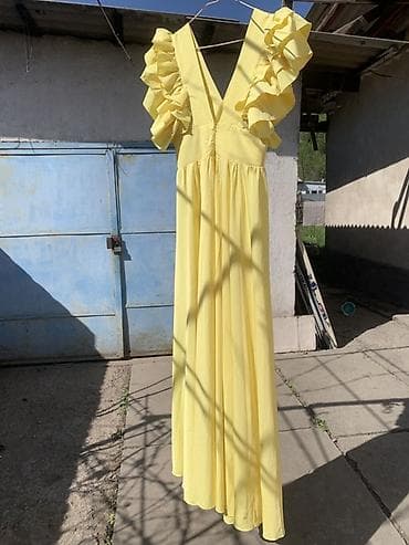 летние платье: Женское платье макси, ярко‑жёлтого цвета. - Крой: расклёшенная — 4