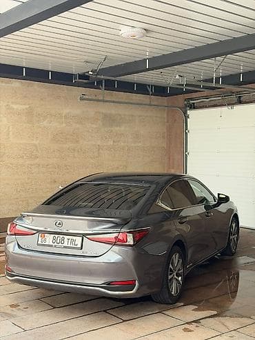 Lexus ES: 2019 г., 2.5 л, Вариатор, Гибрид, Седан at lalafo.kg Lexus ES: 2019 г., 2.5 л, Вариатор, Гибрид, Седан