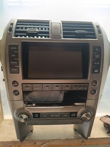 дифлектор: Штатная центральная консоль/мультимедийный блок для Lexus (оригинал) — 1