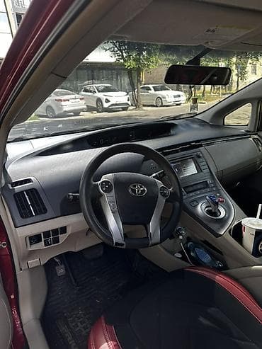 спитер: Toyota Prius: 2012 г., 1.8 л, Вариатор, Гибрид, Хэтчбэк — 8