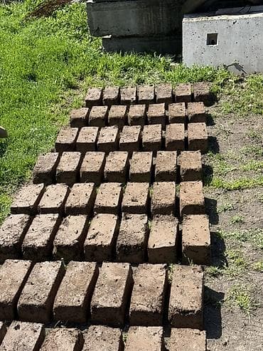 Саман/глиняный кирпич ручной формовки - Материал: смесь глины