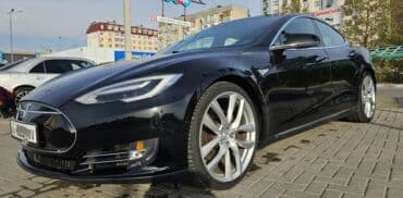 срочно продаю в связи с переездом: Tesla Model S: 2016 г., Электромобиль, Хетчбек — 12