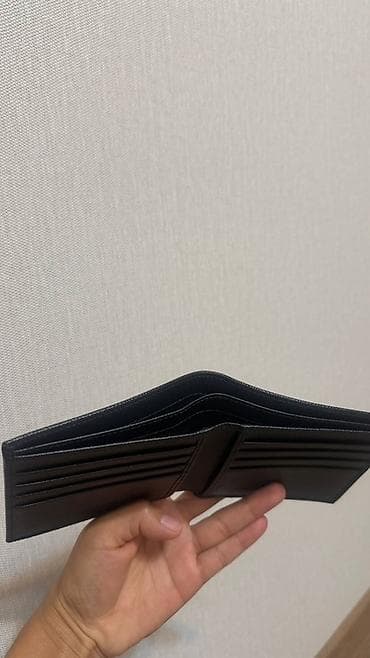 другие украшения: Кошелёк PRADA Milano, мужской, классическая модель bi-fold. - — 4