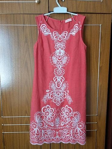 Платье с вышивкой новое -м
Платье с розами новое - 
Оба размер 38-40