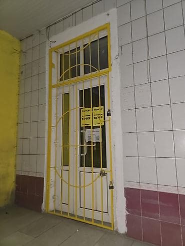 зал: Сдаётся 2х комнатное помещение 30кв.м. под коммерцию/офис на первом — 5