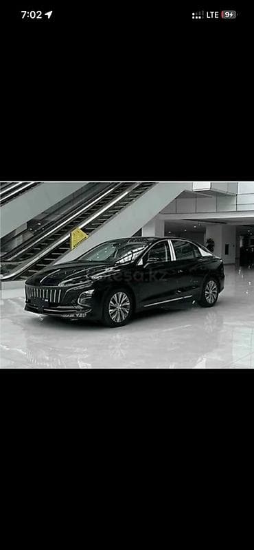 auto kg: Седан бизнес‑класса (черный) с современным дизайном и просторным — 3