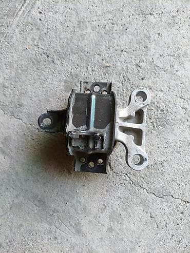 bwm e60: Подушка мотора Chevrolet Оригинал — 1