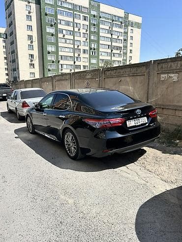 Toyota Camry: 2018 г., 2.5 л, Автомат, Гибрид, Седан — 2