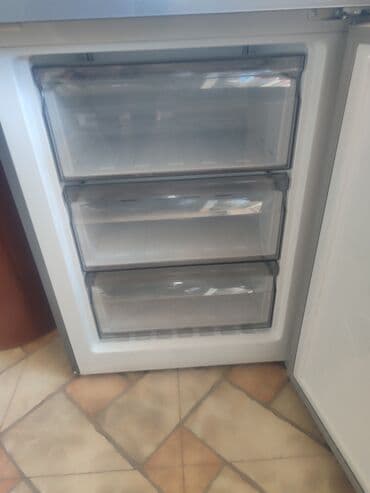 колонки 2 1: Холодильник AVEST BCD-377WH (серый, двухкамерный) - Общий объем: 356 — 1