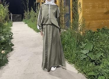 Женская одежда: Повседневное платье, Длинная модель, Атлас, Спортивное, Стандарт — 2