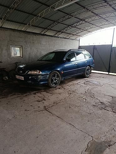 mercedesbenz е320: Toyota Avensis: 2003 г., 2 л, Механика, Дизель, Универсал — 2