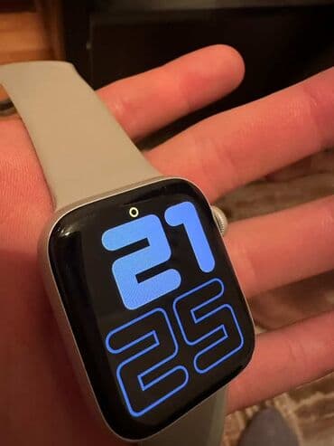 чехол мех: Apple Watch Series 2 — 44 мм Продаю умные часы в отличном состоянии — 2