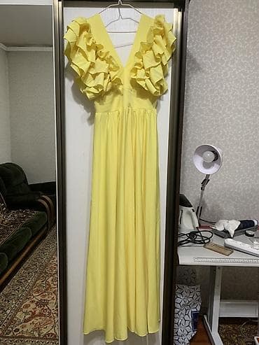 летние платье: Женское платье макси, ярко‑жёлтого цвета. - Крой: расклёшенная — 3
