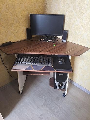 Компьютерный стол, Б/у, Угловой
