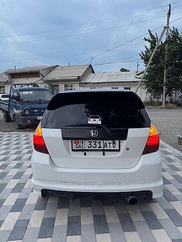 bew e34: Honda Fit: 2001 г., 1.3 л, Автомат, Бензин, Хэтчбэк — 4