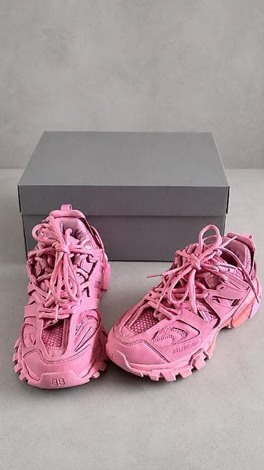 Кроссовки, 38, Balenciaga, Б/у, цвет - Розовый, Бесплатная доставка at lalafo.kg Кроссовки, 38, Balenciaga, Б/у, цвет - Розовый, Бесплатная доставка