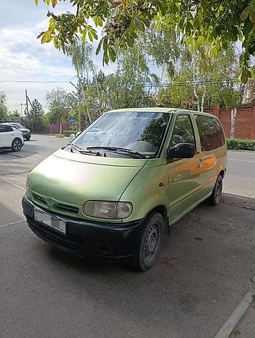 Продаю Нисан серена. Основные особенности: - 5 дверей: две