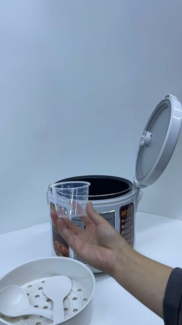 кухонный комбаин: Мощность – 860 Вт; - объем чаши – 5 литров; - чаша с антипригарным — 3