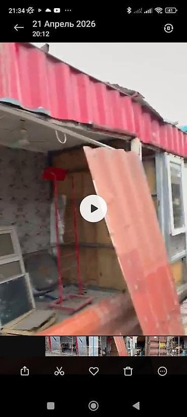 сдаю торговое место: Металлический морской контейнер с пристроенным навесом и частично — 5