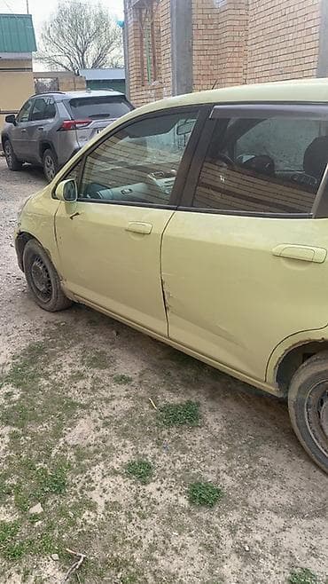 гольф автомобиль: Honda Fit: 2004 г., Автомат, Бензин, Хэтчбэк — 4