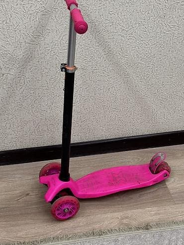 Детский самокат, Трёхколёсный