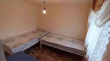 Недвижимость: Сдаются места в комнате. В комнате 4 койки. Есть все необходимое для — 8