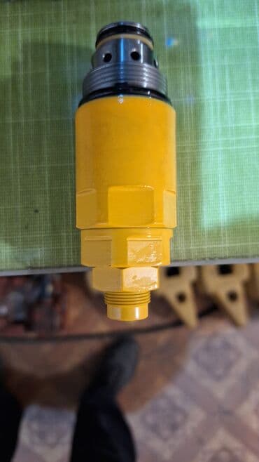 hyundai: Продаю запчасти на экскаватор хундай 2900/3000 клапан распределения — 2