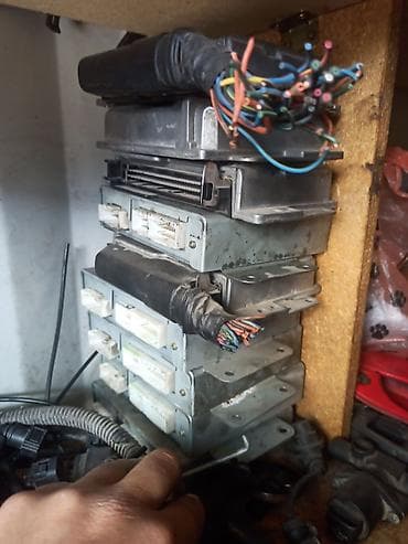 Продаются
Компьютер
На Дэу Матиз 2 
Матиз 1 Корея