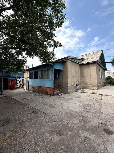 Үйлөр: 🏡 Продаётся уютный дом в селе Сокулук! 📍 Участок — 15 соток 📐 Площадь — 3