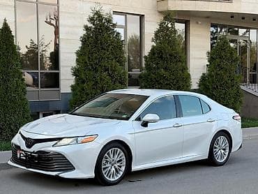 Toyota Camry: 2018 г., 2.5 л, Автомат, Бензин, Седан