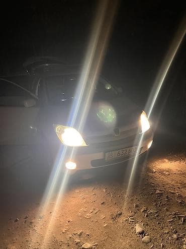 wagon r: Toyota Ist: 2003 г., 1.5 л, Автомат, Газ, Хэтчбэк — 5