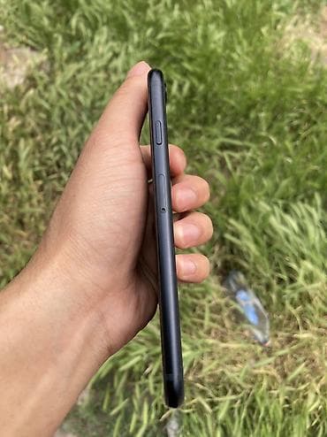 iphone kg: IPhone SE 2022, Б/у, 64 ГБ, Midnight, 95 % — 4
