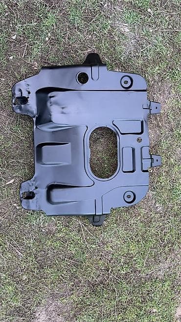 d 4d: Защита днища Toyota, 1920 г., Б/у, Оригинал — 2