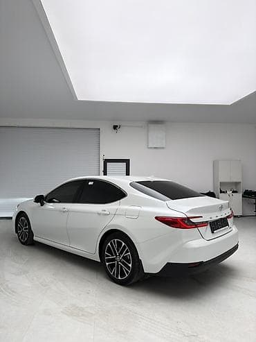 toyota aurus: Toyota Camry: 2025 г., 2.5 л, Вариатор, Гибрид, Седан — 5