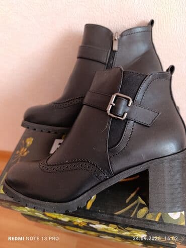 осенние ботильоны: Женская осенняя обувь, 4 пары (черный цвет): 1) Высокие кеды/ботинки — 3