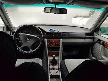 bmw 3 серия: Mercedes-Benz W124: 1992 г., 3 л, Механика, Бензин, Седан — 9