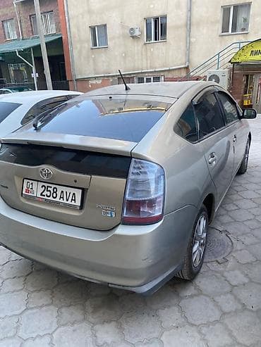 Продажа авто: Toyota Prius: 2004 г., 1.5 л, Автомат, Гибрид, Хэтчбэк — 3