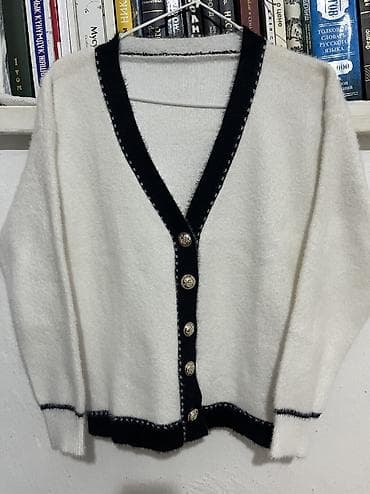 Кофта, V-образный вырез, Осень-весна, Made in KG, S at lalafo.kg Кофта, V-образный вырез, Осень-весна, Made in KG, S