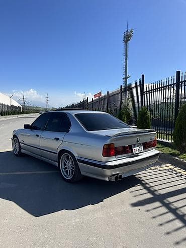 BMW 5 series: 1992 г., 2.8 л, Механика, Бензин, Седан